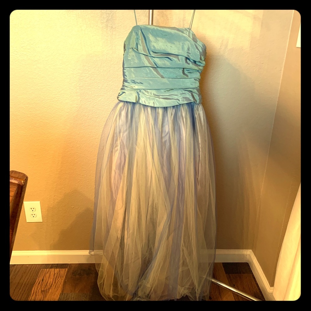 Prom dress with tulle and elegant bodice